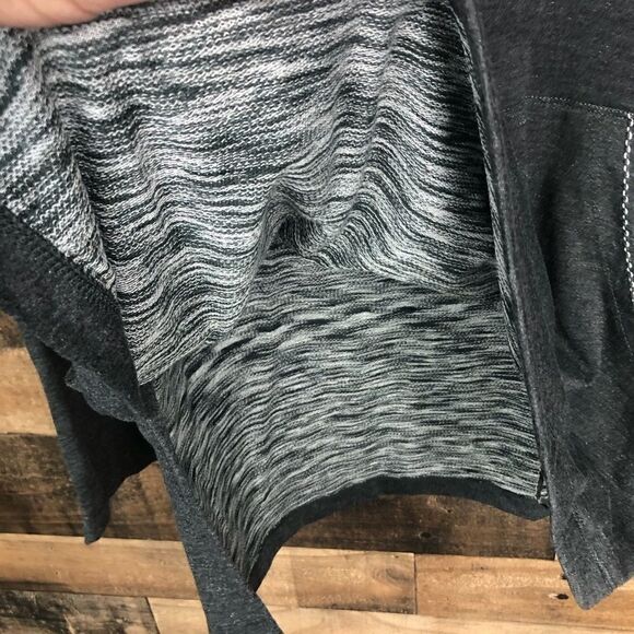 Max Studio Blouse Long Sleeve Dark Grey Kangaroo Pocket Side Slits Small - Picture 10 of 16